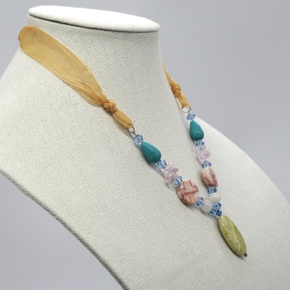 Necklace with Agate stones and assorted Crystals. Unique! - Picture 2 of 2